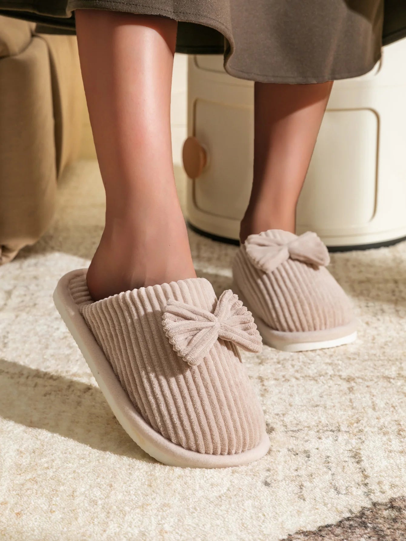 Womens Plush Bow Slippers