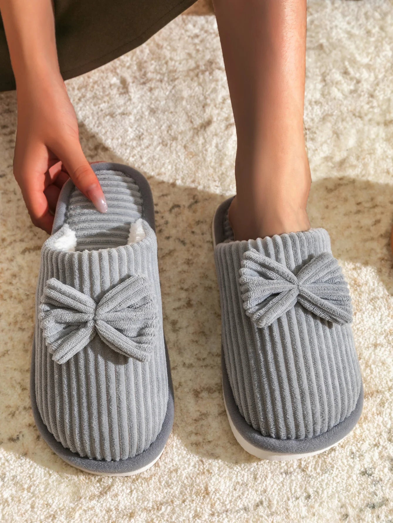 Womens Plush Bow Slippers
