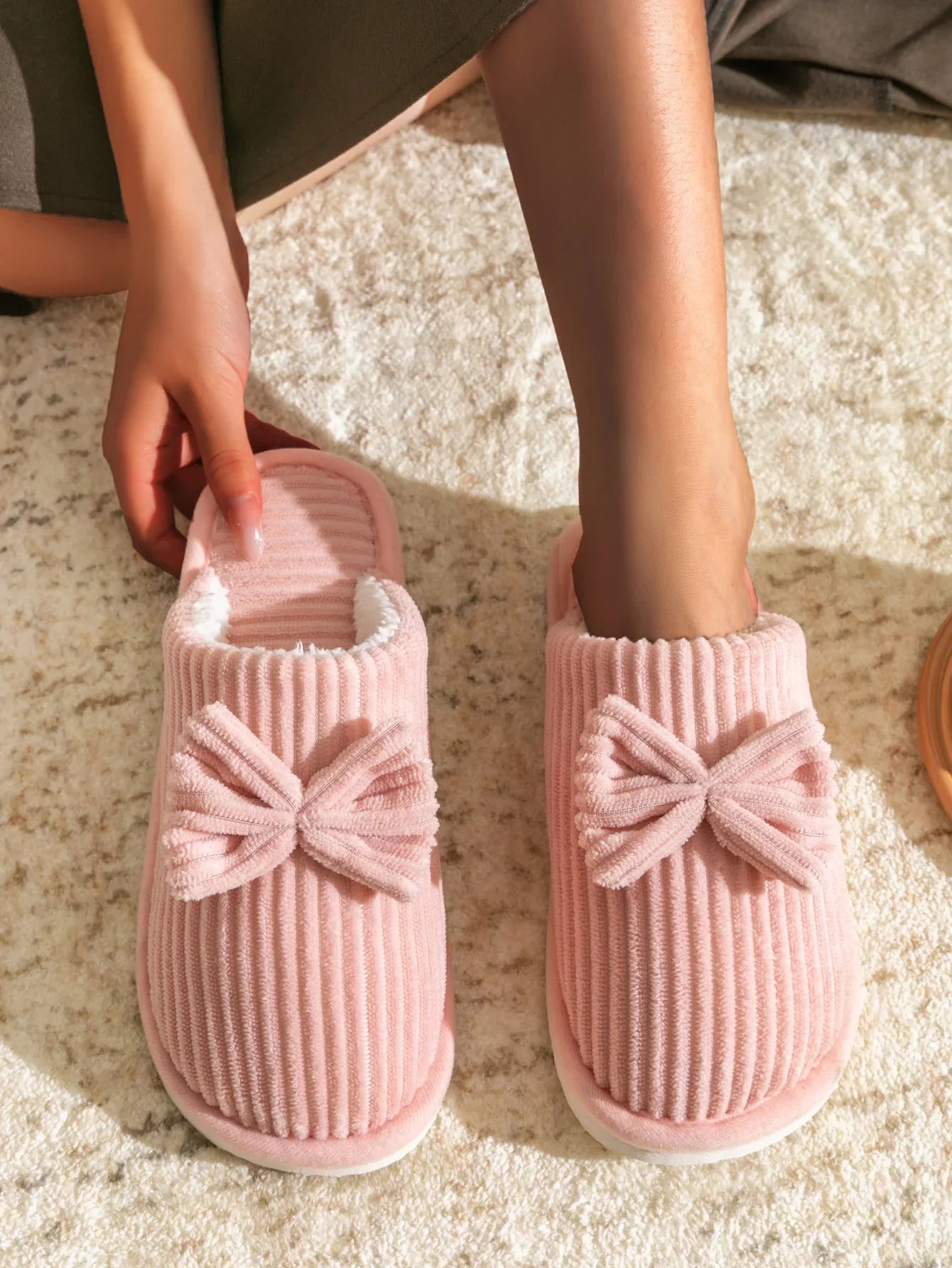 Womens Plush Bow Slippers