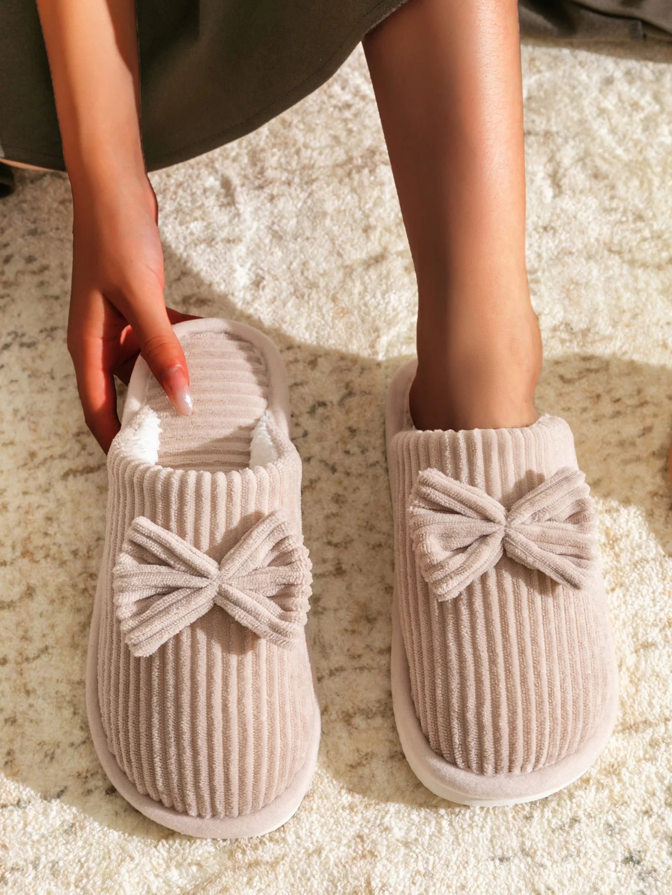 Womens Plush Bow Slippers