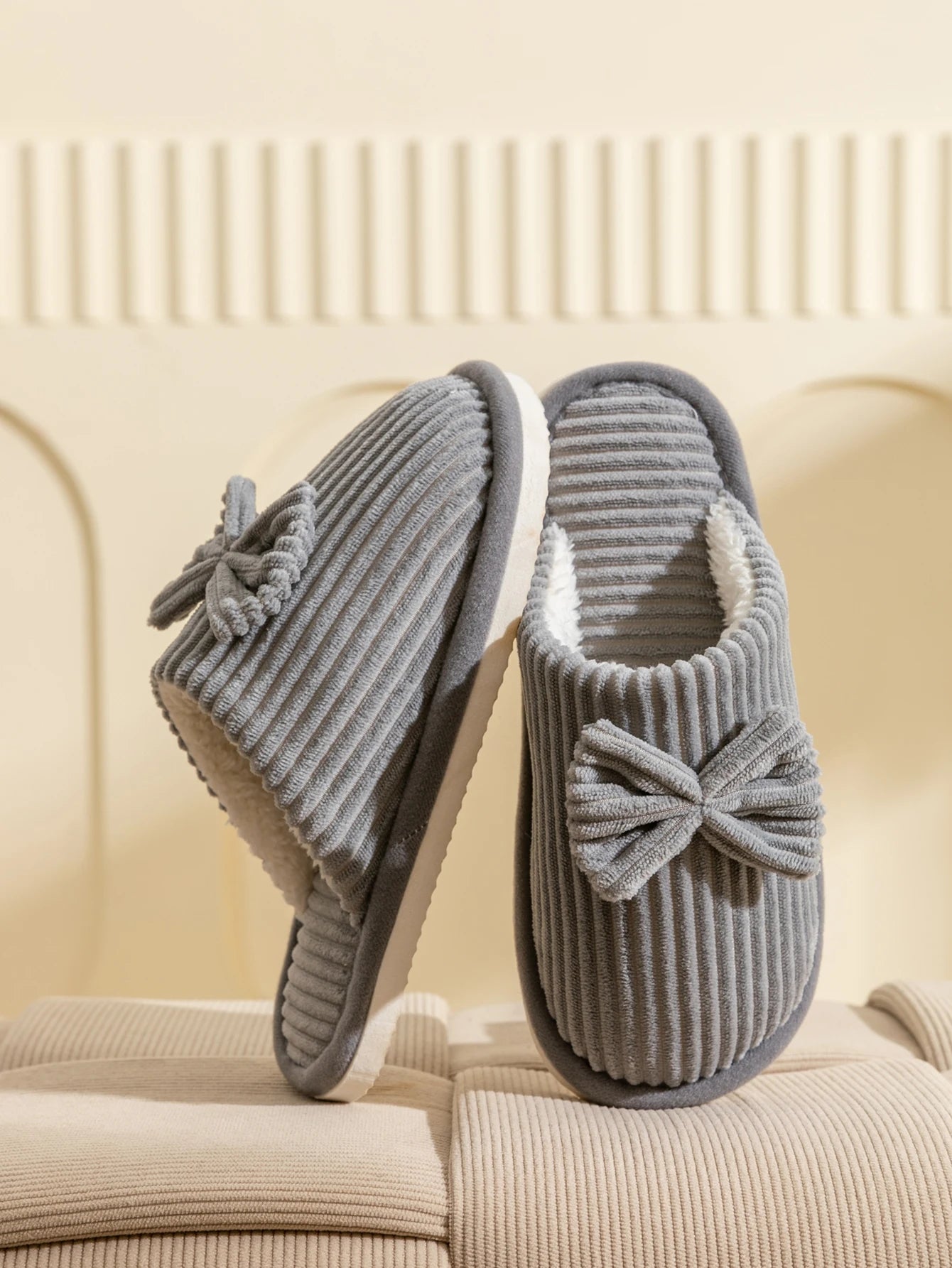 Womens Plush Bow Slippers