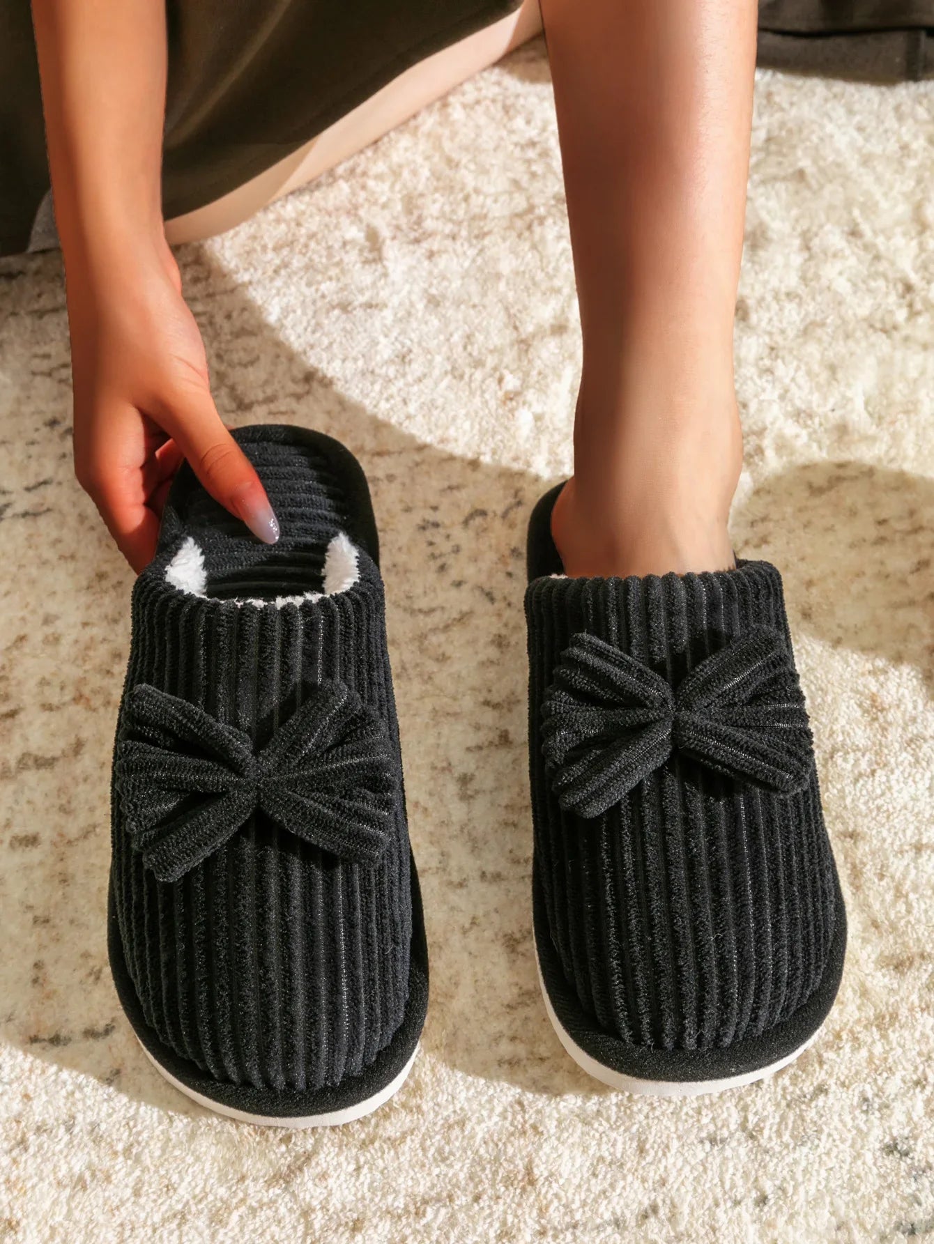 Womens Plush Bow Slippers